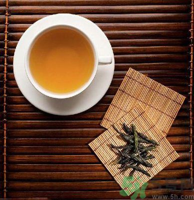 感冒的時(shí)候能喝苦丁茶嗎？感冒為什么不能喝苦丁茶？