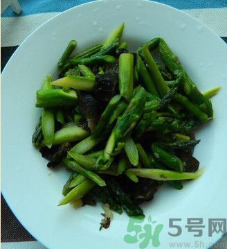 蘆筍和洋蔥能一起吃嗎？蘆筍和洋蔥怎么炒好吃？