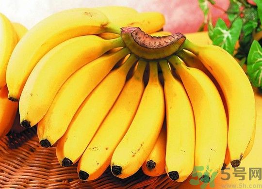 香蕉中間發(fā)黑可以吃嗎？香蕉中間發(fā)黑吃了會(huì)怎么樣？