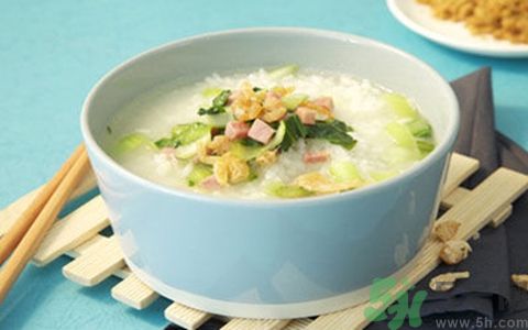 吃湯泡飯傷胃嗎？湯泡飯有什么危害？