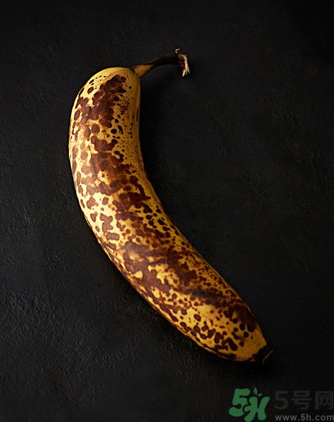 香蕉皮有黑點還能吃嗎？香蕉怎么保存不變黑？