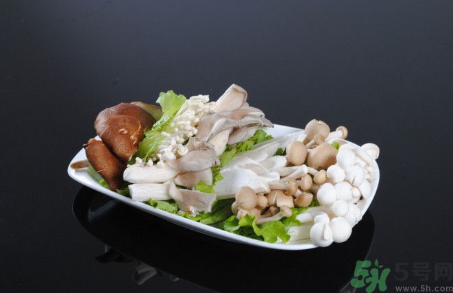 蘑菇能生吃嗎？蘑菇生吃會(huì)中毒嗎？