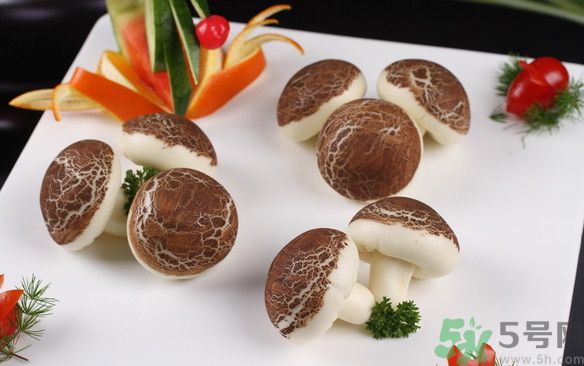 蘑菇能生吃嗎？蘑菇生吃會(huì)中毒嗎？