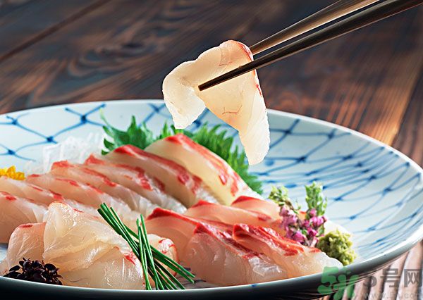 生魚(yú)片的做法是什么？如何自制生魚(yú)片？