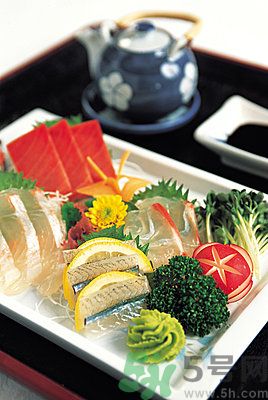 生魚(yú)片的做法是什么？如何自制生魚(yú)片？