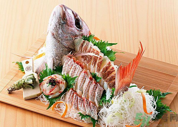 生魚(yú)片的做法是什么？如何自制生魚(yú)片？