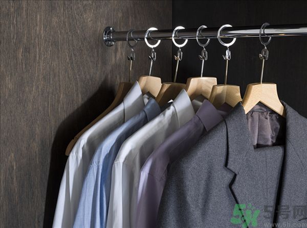 什么面料不容易皺？如何挑選不易皺的衣服？