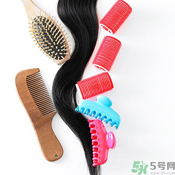 長卷發(fā)應該用什么梳子梳頭發(fā)？卷發(fā)用什么梳子最好？