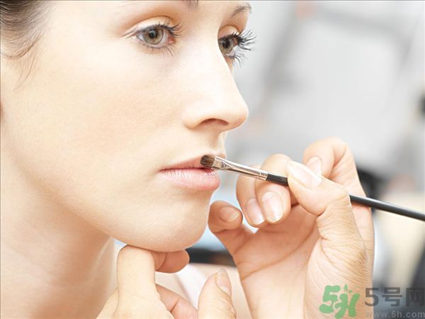 化妝刷如何使用效果好？化妝刷該怎么保養(yǎng)？
