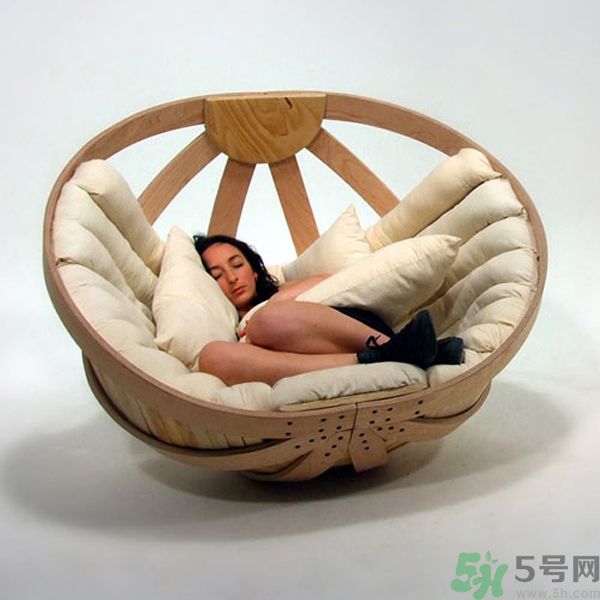 一個(gè)人適合什么樣的沙發(fā)？選購沙發(fā)要注意什么？