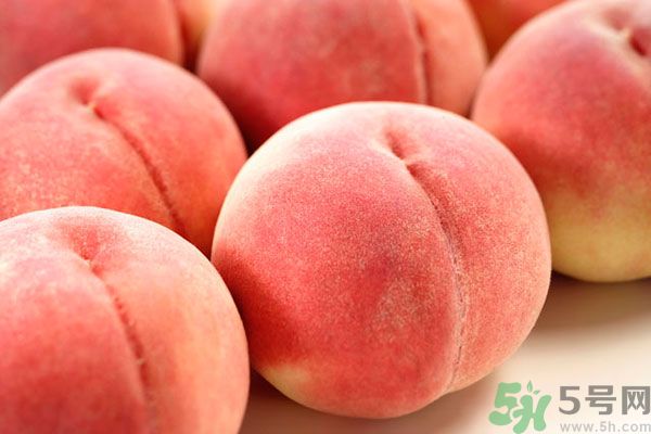 菠蘿可以和桃子一起吃嗎？菠蘿和桃子一起吃可以嗎？