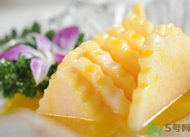 菠蘿里面發(fā)黑是為什么？發(fā)黑的菠蘿能吃嗎？
