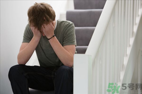 一生氣就流眼淚是怎么回事？生氣流淚怎么辦？