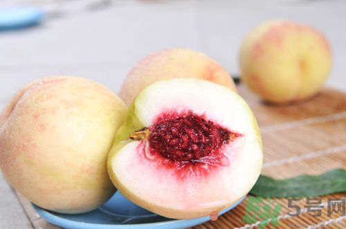 桃子吃多了容易便秘嗎？桃子吃多了會(huì)肚子疼嗎？