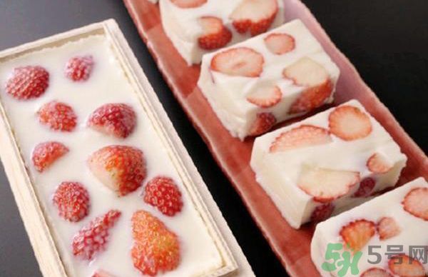 什么是草莓牛奶羊羹？草莓牛奶羊羹怎么做？