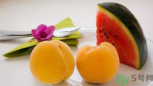 咳嗽能吃桃子嗎？咳嗽吃桃子好嗎？