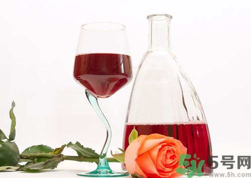 喝紅酒可以美容嗎？喝紅酒有什么好處？