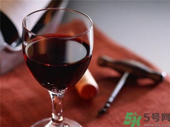 喝紅酒可以美容嗎？喝紅酒有什么好處？