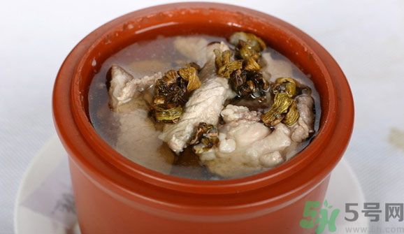 石斛和泥鰍能同吃嗎？石斛和泥鰍能一起吃嗎？