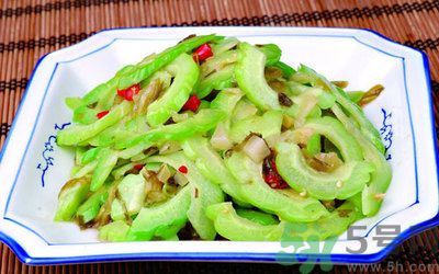 吃苦瓜需要焯水嗎？吃苦瓜焯水要多長(zhǎng)時(shí)間？