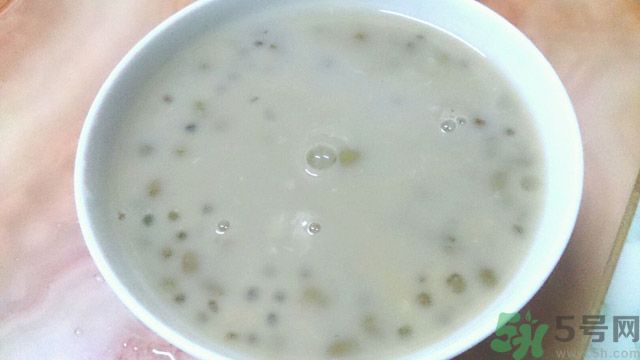 紅色的綠豆湯能喝嗎？綠豆湯變紅還能喝嗎？