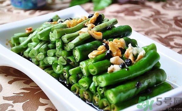四季豆早期中毒的癥狀有哪些？吃四季豆中毒了怎么辦？