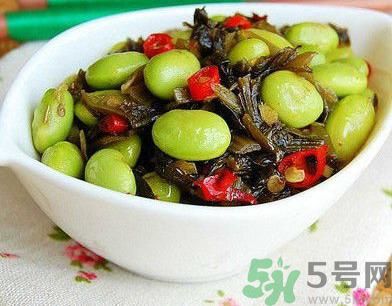芥菜與鯽魚可以一起吃嗎？芥菜和鯽魚一起吃好不好？