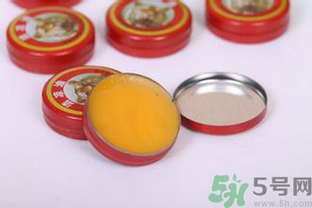 清涼油弄到眼睛里有什么危害？清涼油弄到眼睛里怎么辦？