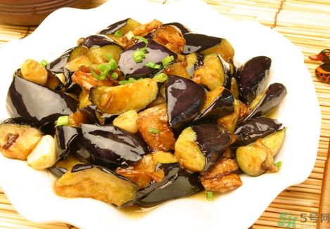 如何炒茄子不變色呢？怎么炒茄子才能不變色？