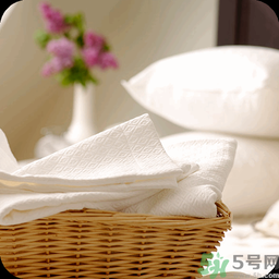 衣服上沾到油漬怎么洗干凈？衣服上有油漬要怎么辦？