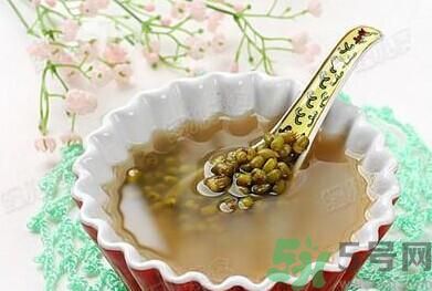 菊花晶能喝綠豆湯一起喝嗎？菊花晶和綠豆湯可以一起喝嗎？