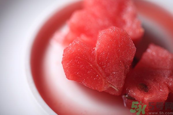 吃西瓜可以美容嗎？吃西瓜對(duì)皮膚有什么好處
