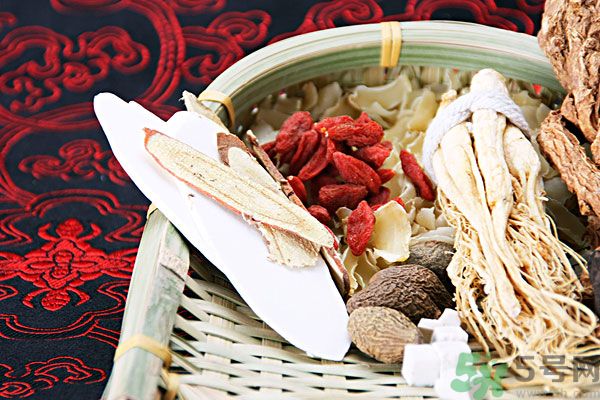 夏天吃茯苓好嗎？夏天吃茯苓有什么好處？