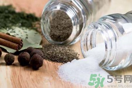哪些菜不能放味精？味精的危害有哪些？