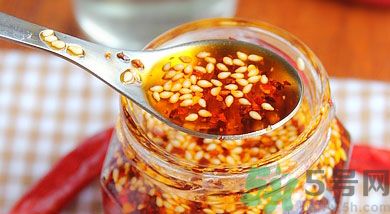 夏天辣椒油要放冰箱嗎？辣椒油可以放冰箱嗎？