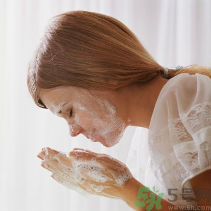 海鈺珍珠海藻柔膚水怎么樣？海鈺珍珠海藻柔膚水好用嗎？