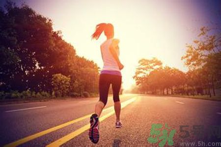 夏季做什么運動好？夏季要運動多久？