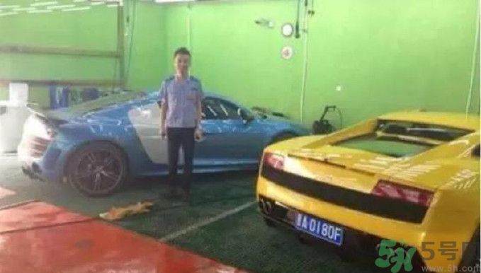 開蘭博基尼上下班的人是誰？開蘭博基尼上下班開的是哪輛公交車？