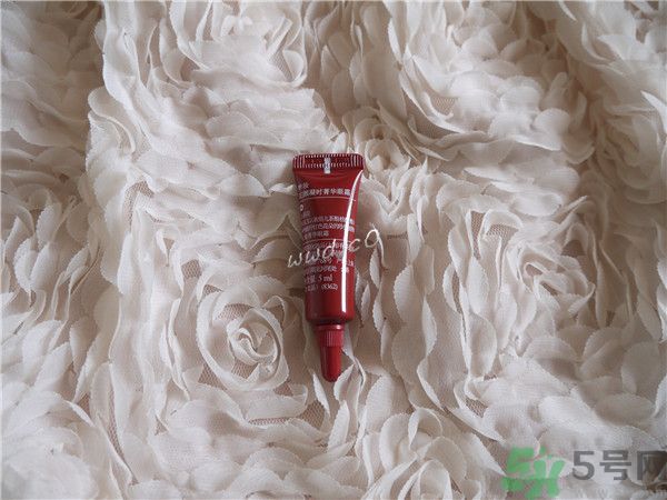 夢妝花顏凝時菁華眼霜好用嗎？夢妝花顏凝時菁華眼霜怎么樣？