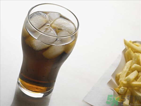 腎結(jié)石能喝冰啤酒嗎？腎結(jié)石喝啤酒好嗎？