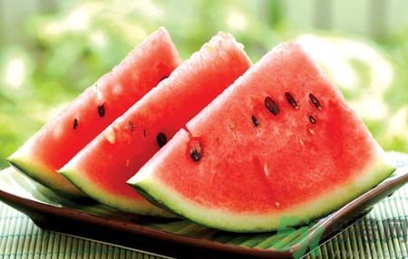 經(jīng)期能吃西瓜嗎？經(jīng)期吃西瓜會(huì)不會(huì)肚子痛？