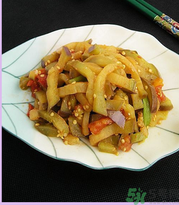 炒茄子發(fā)黑怎么辦？炒茄子怎么才能不發(fā)黑？