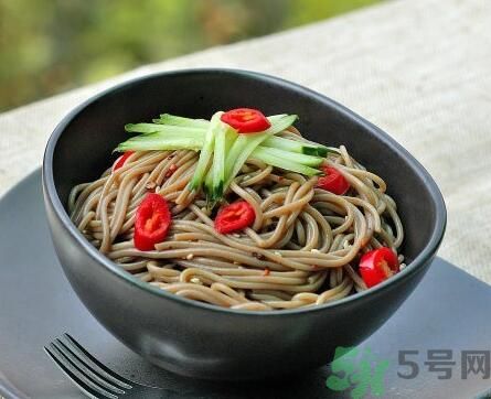 蕎麥怎么做成面條？蕎麥面條怎么做好吃？