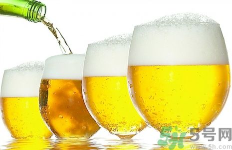 過期啤酒能喝嗎？過期啤酒喝了會怎么樣？