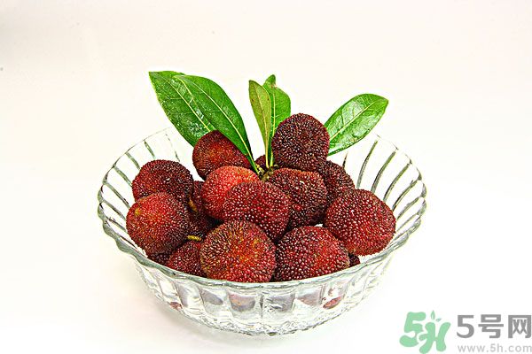 吃楊梅時(shí)可以喝茶嗎？吃楊梅時(shí)喝茶有什么壞處？