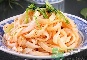 吃中藥可以吃涼皮嗎？喝中藥吃涼皮會減小藥性嗎？
