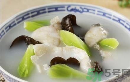 魚能和萵苣一起煮嗎？魚可以和萵苣一起吃嗎？
