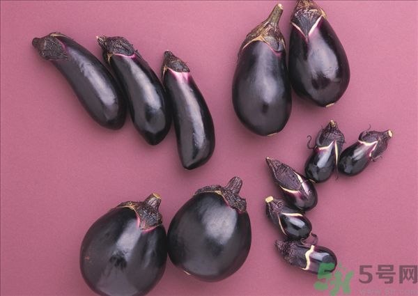 茄子里面發(fā)棕色能吃嗎？茄子里面有褐色能吃嗎？