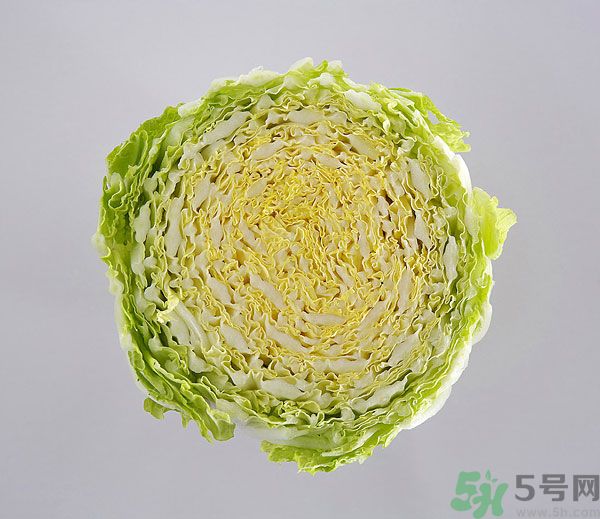包菜外面爛了還能吃嗎？包菜里面有花可以吃嗎？