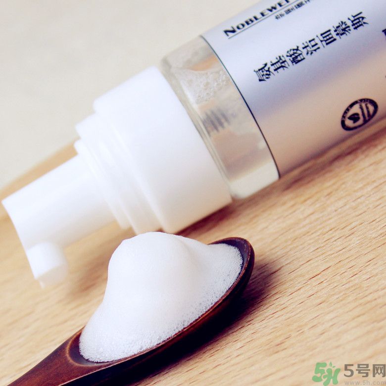 優(yōu)美成分零負擔清透水感凝霜適合什么年齡？優(yōu)美成分零負擔清透水感凝霜怎么樣？